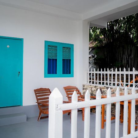 Asanka Surf House & Resturant Bed & Breakfast Мидигама Ийст Екстериор снимка